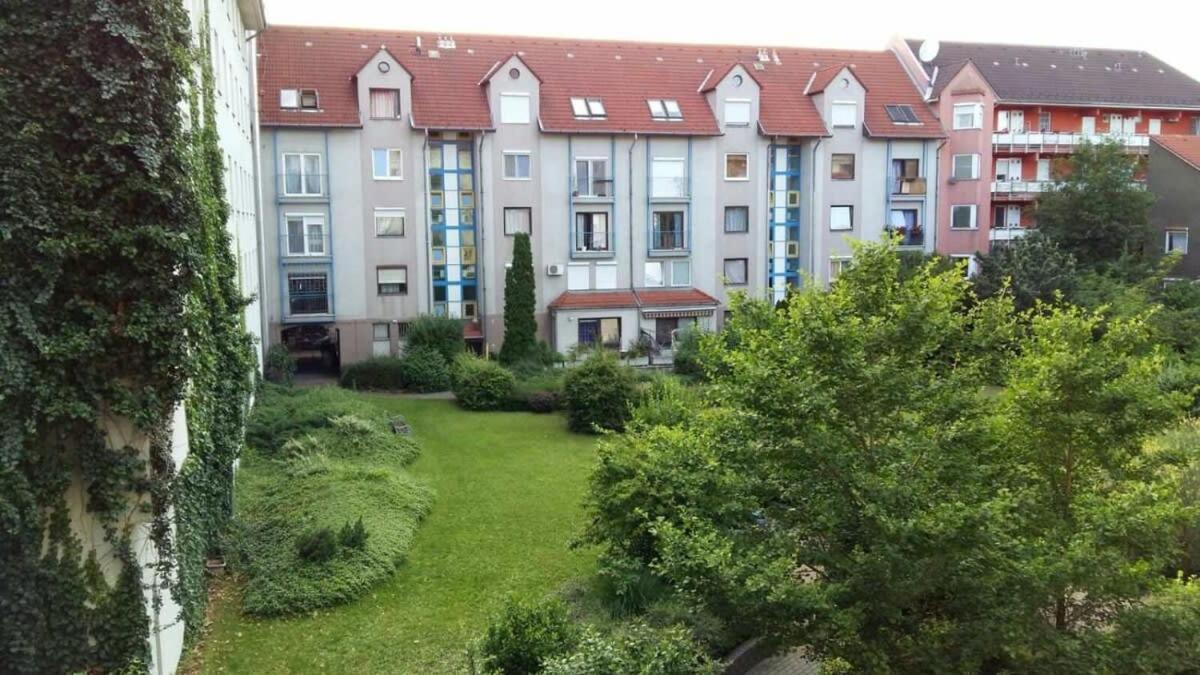 Апартаменты Sunny Balcony - Cute And Cozy Будапешт Экстерьер фото