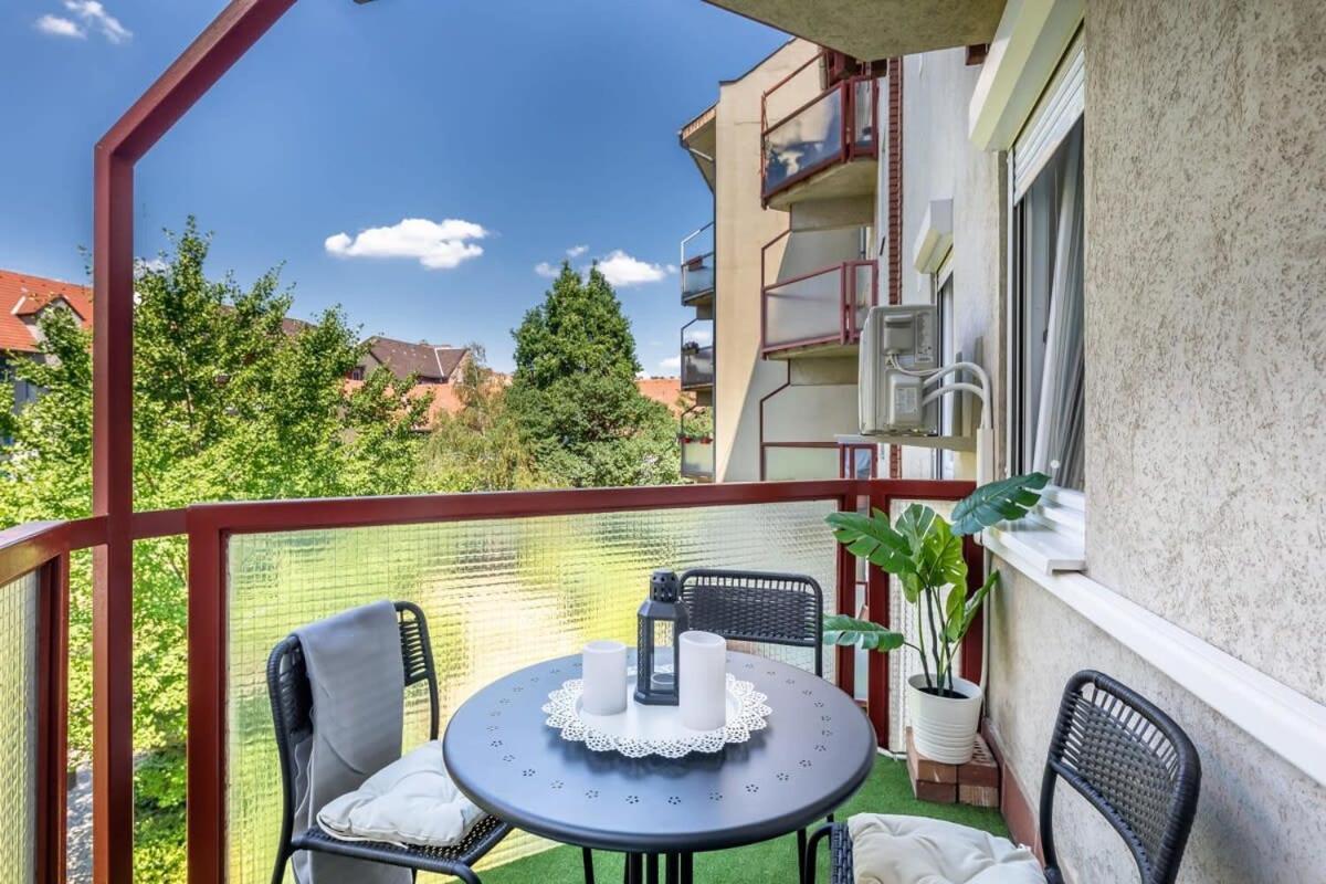Апартаменты Sunny Balcony - Cute And Cozy Будапешт Экстерьер фото